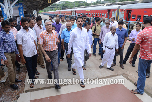 Railway Station gets two new Escalators 1